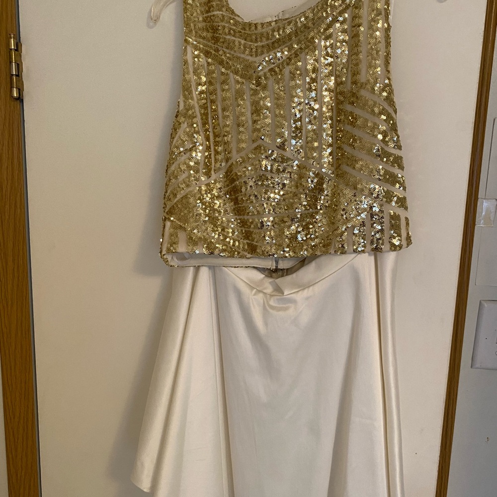 Be Darlin Jr Size 15/16 2 pc Skirt and Top